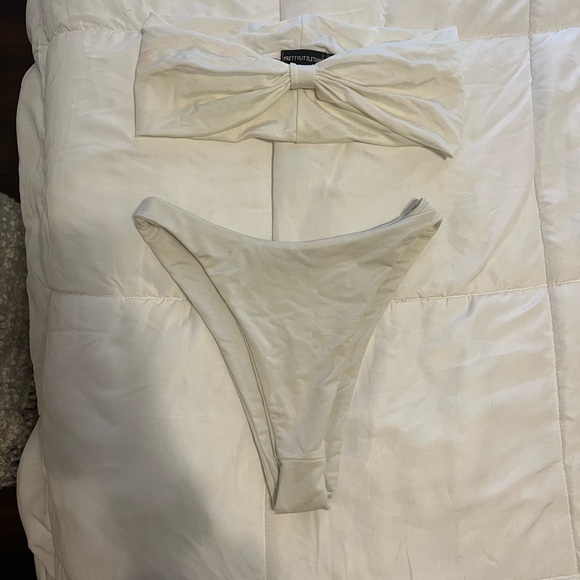 PrettyLittleThing Other - White  Bandeau Bikini Set